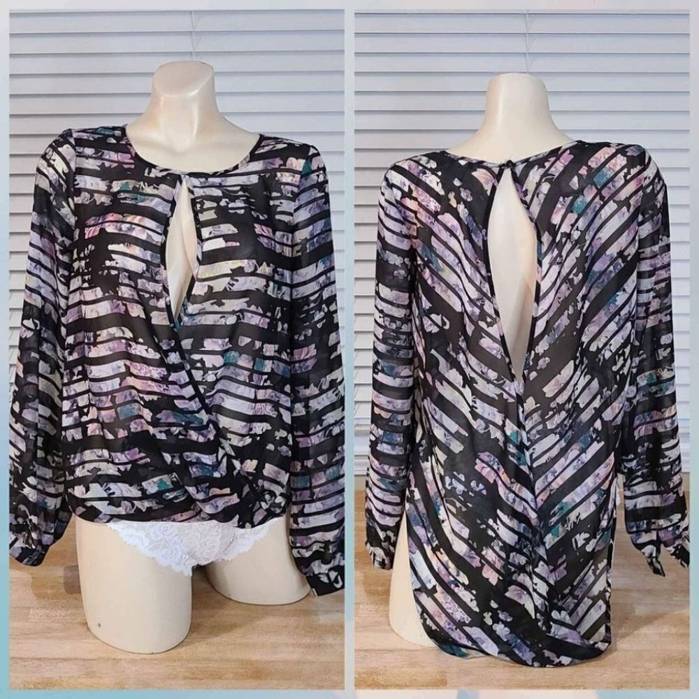 Size Small Bar III Top